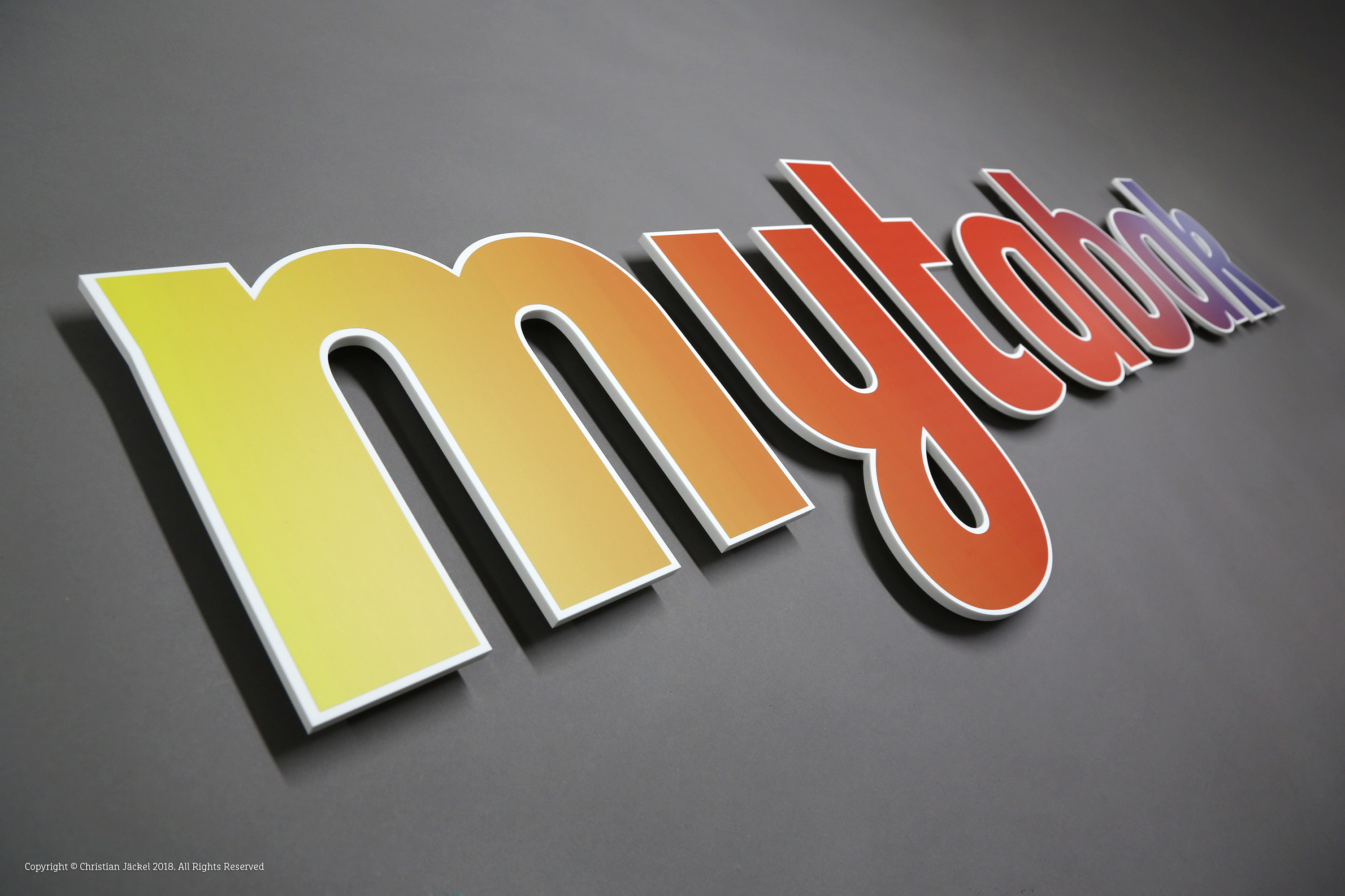 3D Buchstaben und Logos aus foliertem Acrylglas