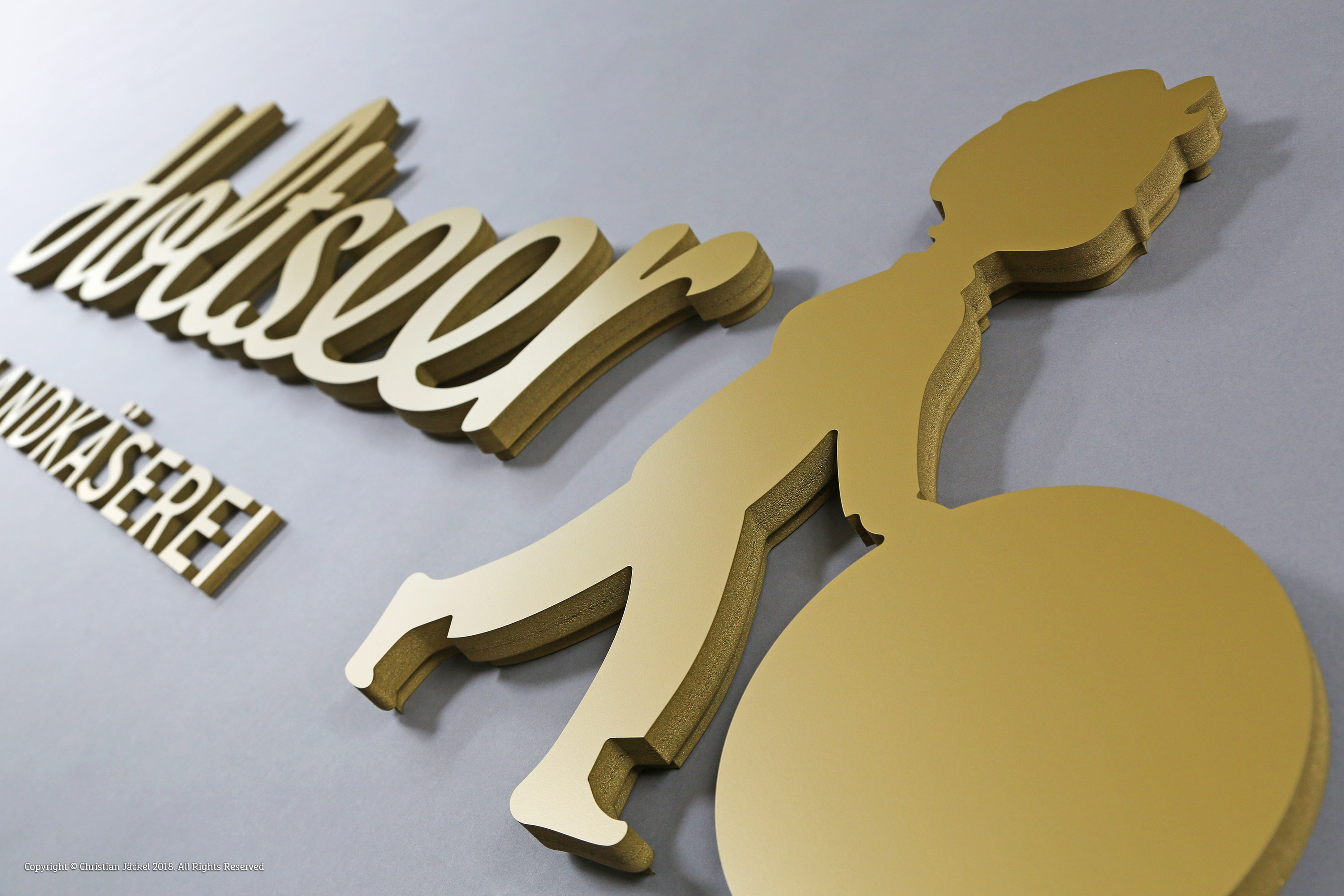 3D Buchstaben und Logos aus PVC-Hartschaum