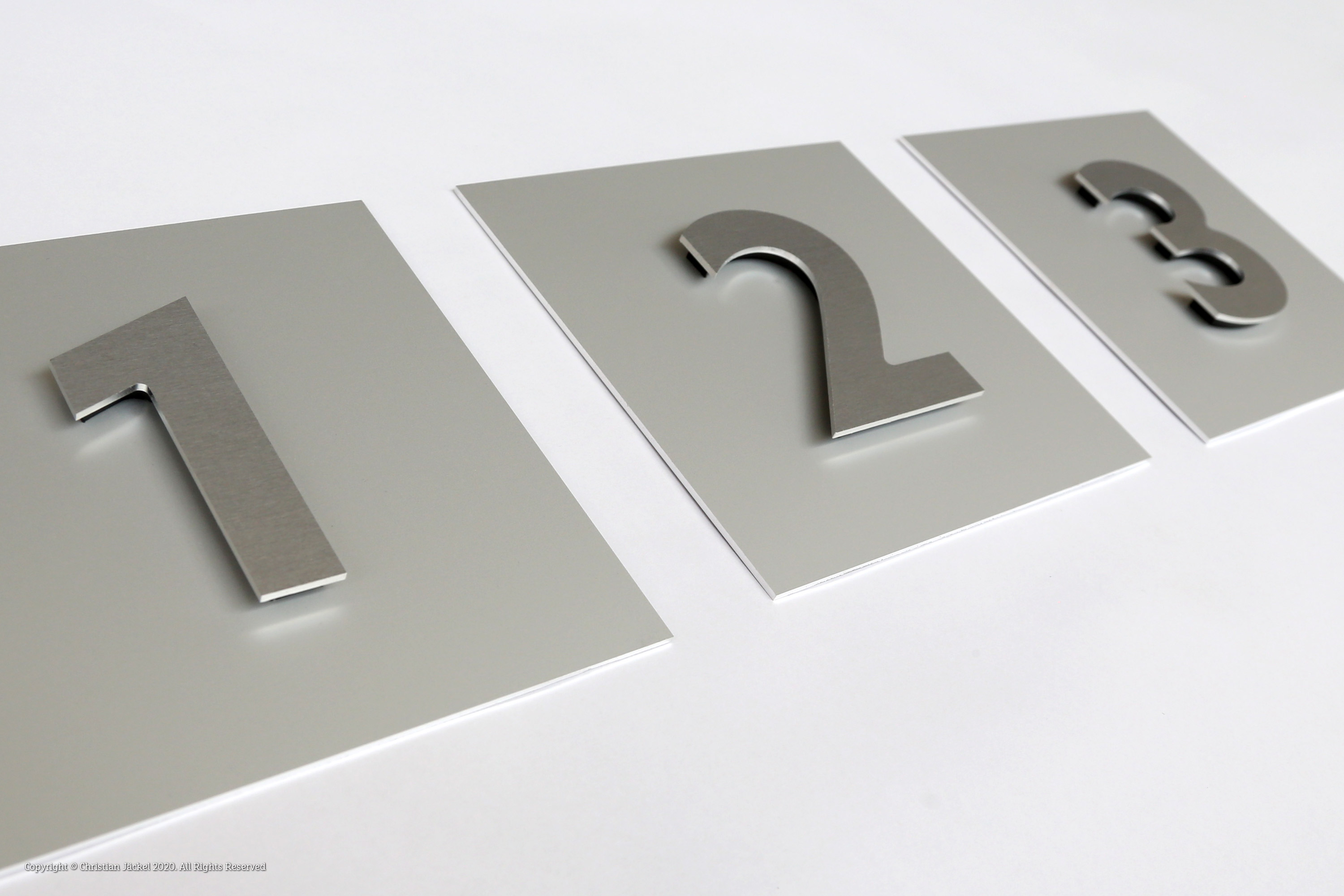 3D Buchstaben aus Aluminium in Edelstahloptik