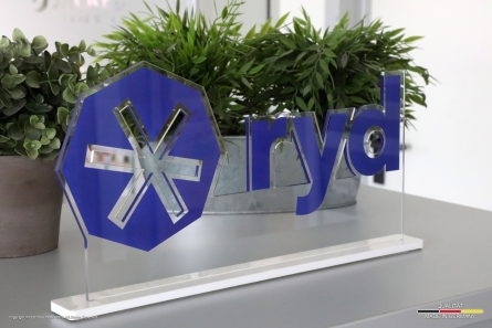 ryd - Hochwertiger Acryl-Tischaufsteller