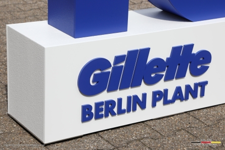 100 Jahre Gillette - Großer Aufsteller für Firmenjubiläum