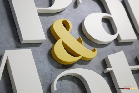 Paul & Matts - 3D-Buchstaben aus lackiertem Acrylglas