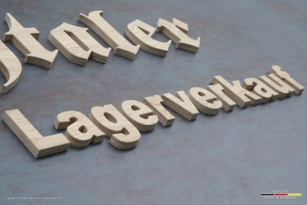 Lechtaler Lagerverkauf - Holzbuchstaben aus Multiplex-Eiche