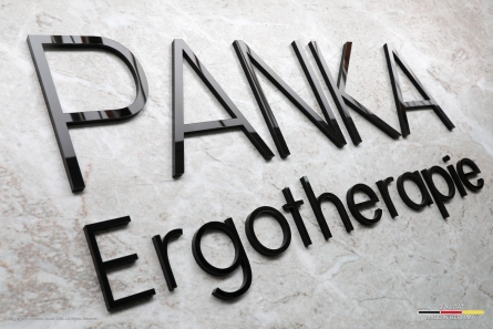 PANKA Ergotherapie - 3D-Logo aus farbigem Acrylglas (Acrylox)