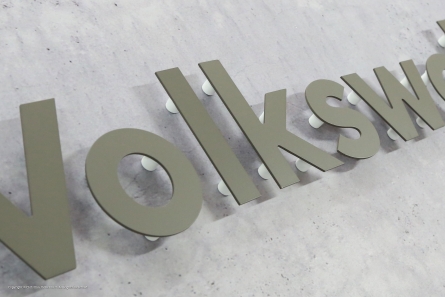 Volkswohnung - Fassadenbuchstaben aus Aluminium