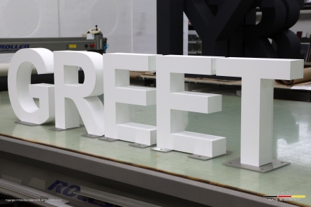 GREET - Stehende Buchstaben für den Außenbereich
