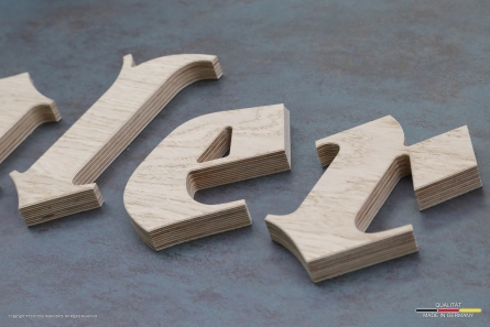 Lechtaler Lagerverkauf - Holzbuchstaben aus Multiplex-Eiche