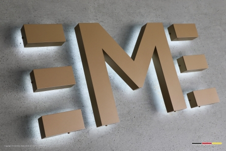 IMI - Beleuchtetes 3D-Logo aus Aluminium (Profil 3)