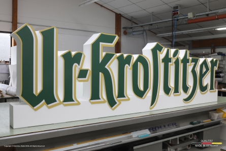 Ur-Krostitzer - Stehendes 3D-Logo aus Styropor und Forex