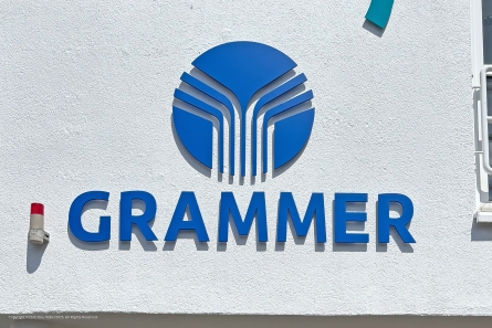 GRAMMER - 3D-Logo und Buchstaben für die Fassade