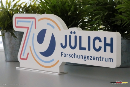 70 Jahre JÜLICH Forschungszentrum - Tischaufsteller aus PVC