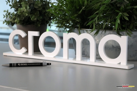 croma - 3D-Tischaufsteller aus weißem Acrylglas