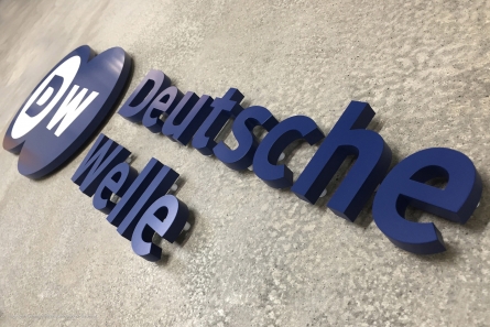 DW Deutsche Welle - Werbelogo