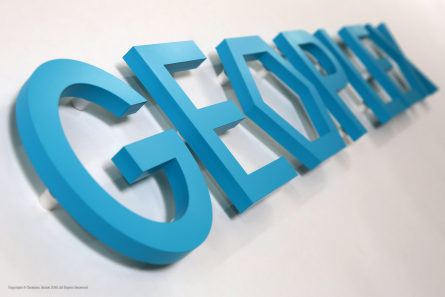 Lackierte 3D-Buchstaben aus Acrylglas.
