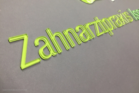 ATALLA Zahnarztpraxis - Wandlogo