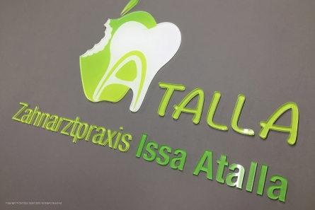 ATALLA Zahnarztpraxis - Wandlogo