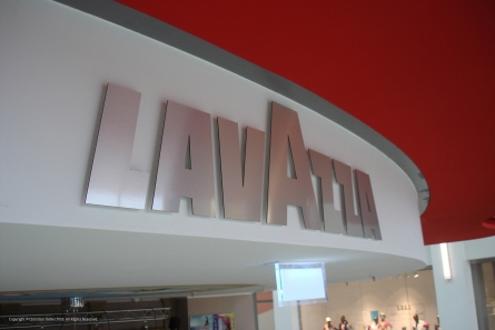 LAVAZZA Logo in Edelstahloptik