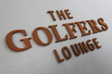 The Golfers Lounge - Rostige Buchstaben