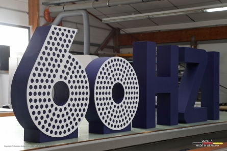 60HZI - Stehende Jubiläumszahl aus Styropor und PVC