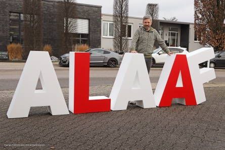 ALAAF - Große stehende Buchstaben für eine Karnevalsveranstaltung