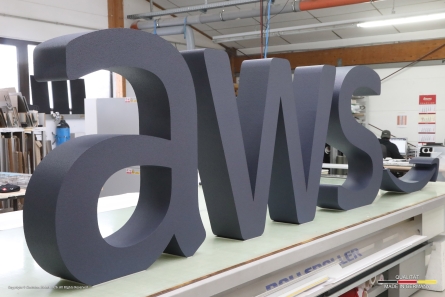 AWS - Amazon Web Services - Stehendes 3D-Logo aus Styropor