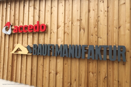 accedo & BAUFIMANUFAKTUR - Aussenwerbung mit 3D-Buchstaben