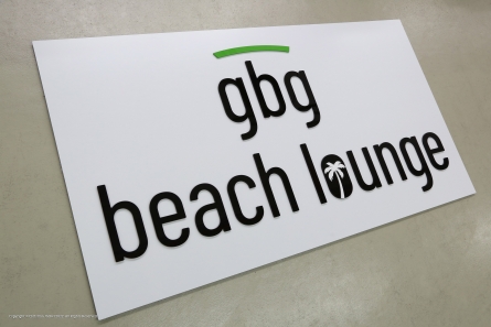 gbg beach lounge - Werbeschild mit 3D-Buchstaben