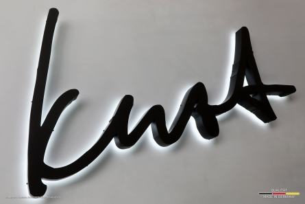 Kurt Wohnideen - Beleuchtete Schreibschrift aus Aluminium