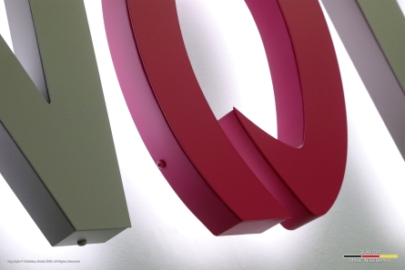 NOVA - Beleuchtetes 3D-Logo mit Profil 3 Leuchtbuchstaben