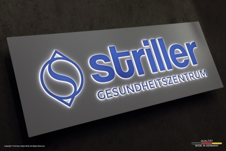 Striller - Beleuchtetes Logo für ein Gesundheitszentrum
