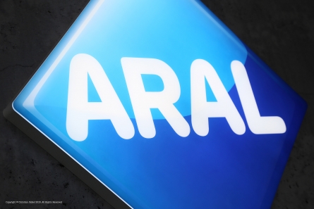 ARAL - LED beleuchtetes Logo als Frontleuchter