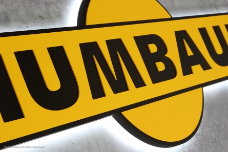 HUMBAUR - Flache Leuchtreklame aus PVC