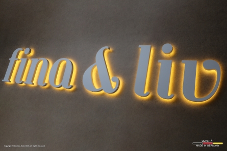 fina & liv - Hochwertige Leuchtbuchstaben aus Edelstahl