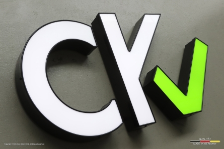 OKAY - Beleuchtetes 3D-Logo mit Profil 5 Leuchtbuchstaben