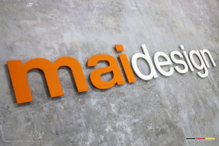 maidesign - Bürologo aus farbigem Acrylglas (Acrylox)