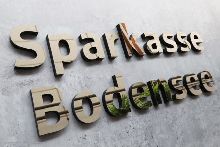 Sparkasse Bodensee - Spiegelbuchstaben aus Edelstahl und Acrylglas