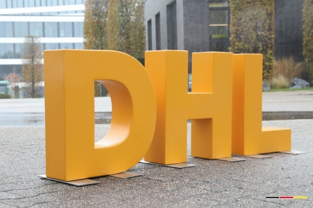 DHL - Wetterfeste 3D-Buchstaben für den Außenbereich