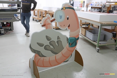 Ringo Regenwurm - Beidseitig bedruckter Aufsteller aus PVC