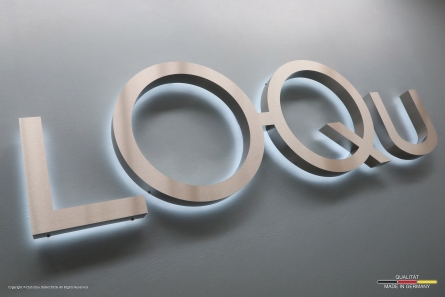 LOQU - Optiker - Edelstahl Leuchtlogo als Profil 3 Rückleuchter