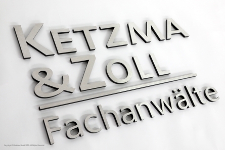 Ketzma & Zoll - Edelstahlbuchstaben für eine Anwaltskanzlei