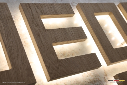 WEGRO - Leuchtbuchstaben aus Eiche-Multiplex