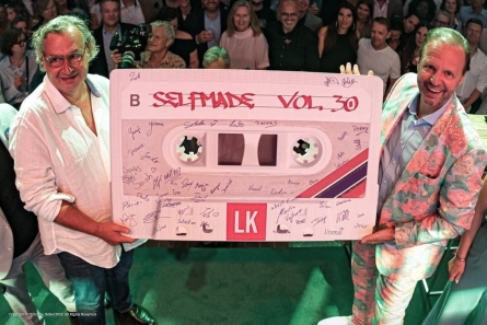 SELFMADE - Große 3D-Musikkassette als Handheld