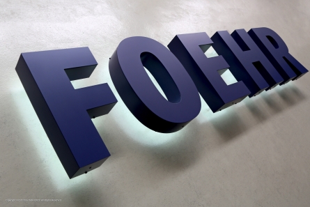 FOEHR - Leuchtreklame mit LED-Profilbuchstaben