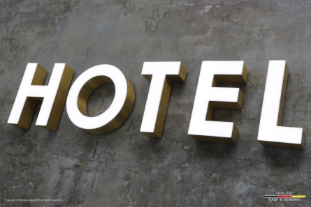 HOTEL - Leuchtbuchstaben mit goldenen Zargen