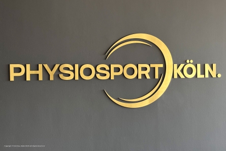 PHYSIOSPORT KÖLN - Goldenes Logo aus Edelstahl