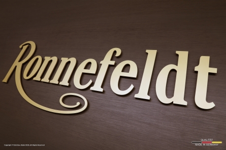Ronnefeldt - Gold lackierte PVC-Buchstaben