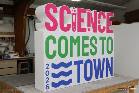 SCIENCE COMES TO TOWN - Stehender Buchstabenblock aus EPS