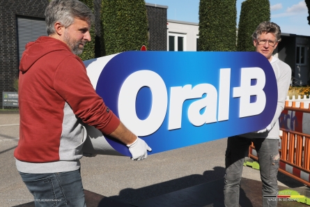 Oral-B - XXL-Logo aus EPS und PVC