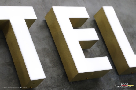 HOTEL - Leuchtbuchstaben mit goldenen Zargen