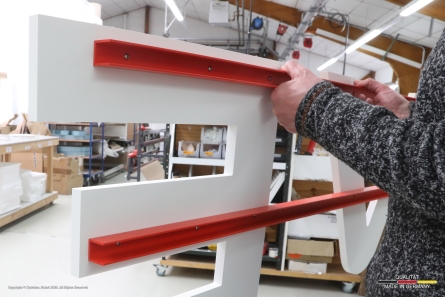 RAVE - 3D-Buchstaben zum abhängen von der Decke